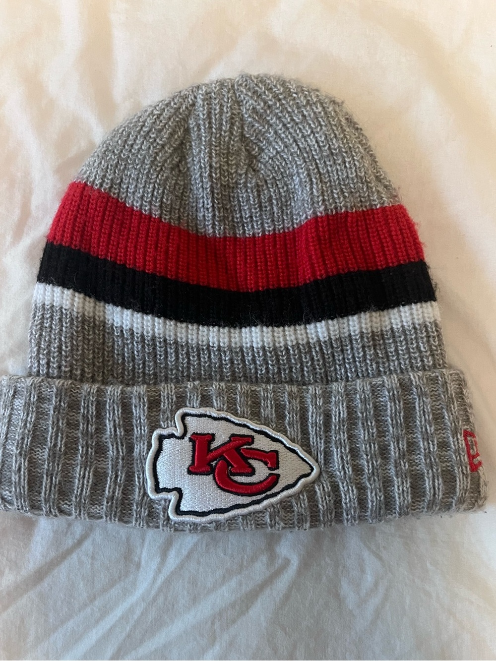 New Era Kansas City Chiefs NFL Grey Cuffed Beanie Toque Hat Adult OSFM VGUC